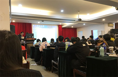 公司安排外出培訓(xùn)，我與斜齒行星減速機親密度再升級